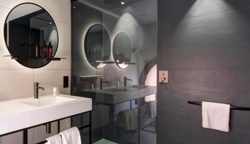 Premium Double or Twin Room with Air Conditioning