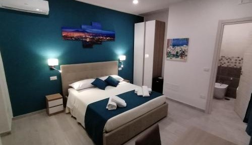 Deluxe Double Room with Side Sea View