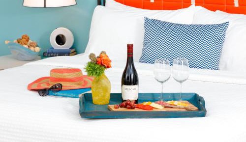 One-Bedroom King Suite - Pet Friendly