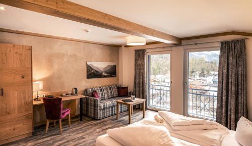Junior Suite with Mountain View