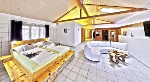 Deluxe Suite with Spa Bath
