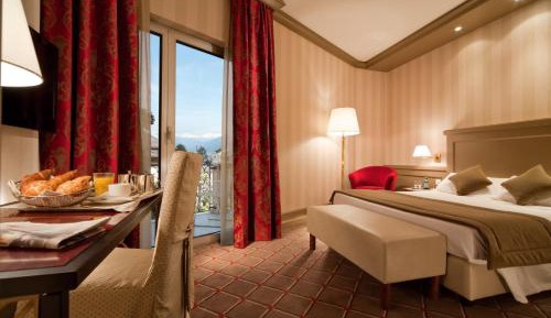 Double or Twin Room with Balcony and Lake View