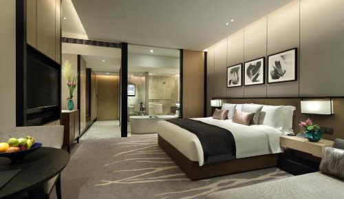 Classic King Room with Club Access