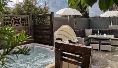 Deluxe Apartment jacuzzi