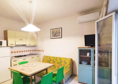 One-Bedroom Apartment with Balcony (5 Adults)