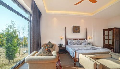 Suite with Garden View