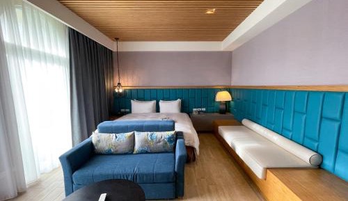 Deluxe Family Room