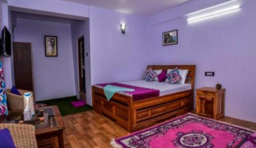 Deluxe Double Room (2 Adults + 1 Child)
