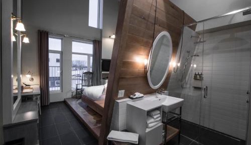 Classic Queen, Bergerie Building