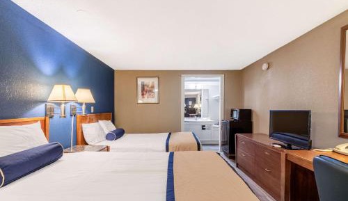 Standard Double Room with Two Double Beds - Non-Smoking