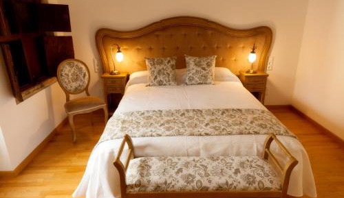 Double or Twin Room with Private Bathroom