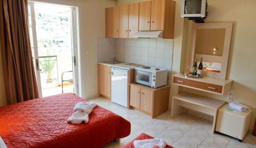 Studio (3 Adults)