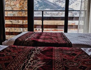 Twin Room with Mountain View