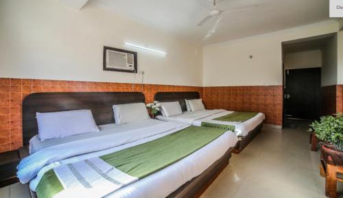 Family Room with Fan