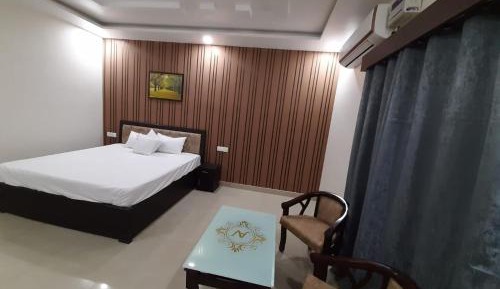Large Double Room