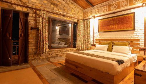 Suite with Mountain View