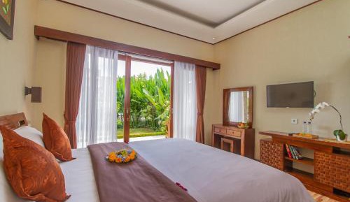 Suite with Garden View