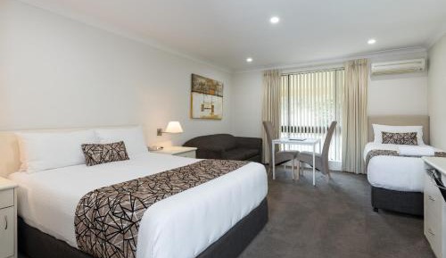 Executive Twin Studio 