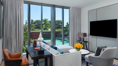 Royal Suite with Pool View