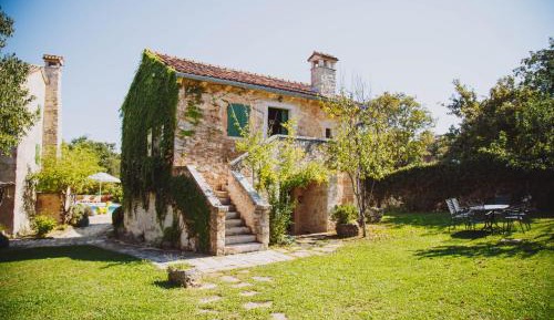 Villa with Garden View