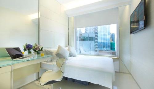 iBusiness Premier Queen Room with Partial Harbor View