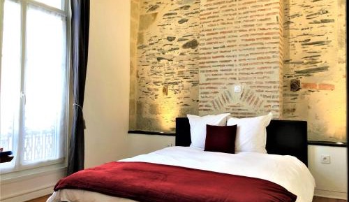 Apartment with Shower