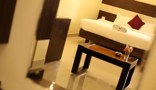 Deluxe Double Room (2 Adults + 1 Child)