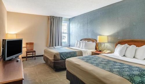 Queen Room with Two Queen Beds - Non-Smoking