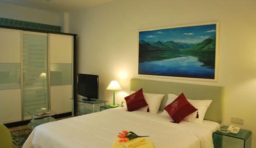 Studio King bed
