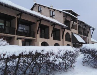 Studio with Mountain View
