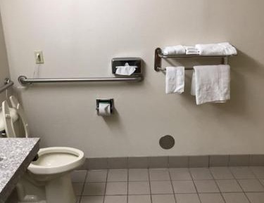King Room with Roll-In Shower - Accessible/Non-Smoking
