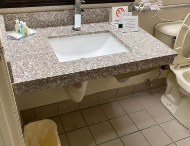 King Room with Accessible Tub - Accessible/Non-Smoking