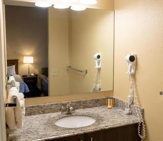 Superior 2 Bedroom Suite 2 Queen