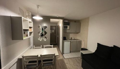 Studio with Mountain View