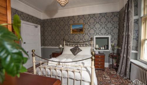 Deluxe Double Room with Shower