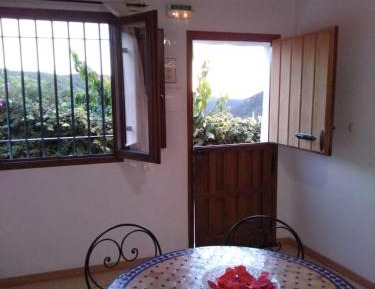 Apartment with Mountain View
