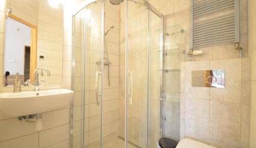 Comfort Triple Room with Shower