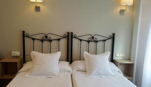 Twin Room with Bathroom