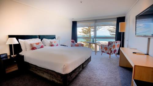 Pacific View Superior King Room