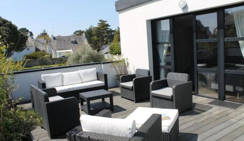 Apartment with Garden View