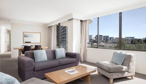 Three-Bedroom Apartment - Weekly Housekeeping