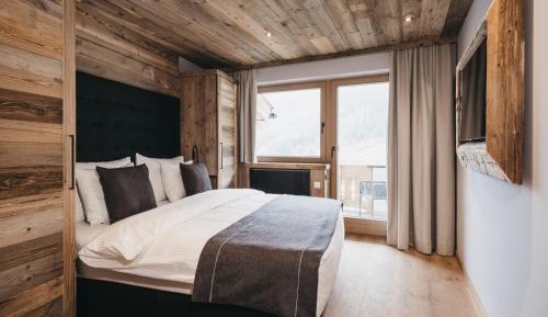 One-Bedroom Suite II