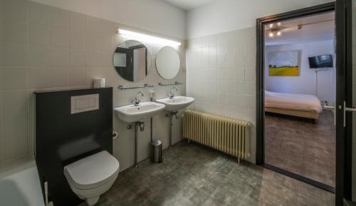 Twin Room with Bath