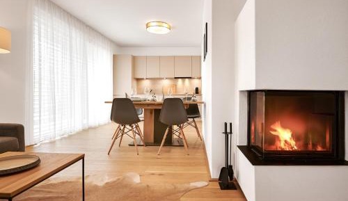 Apartment with Mountain View