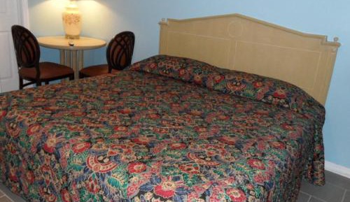 Standard King Room - Non-Smoking 