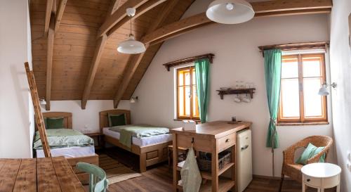 Twin Room with Bathroom