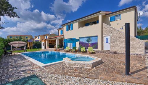 Five-Bedroom Holiday Home