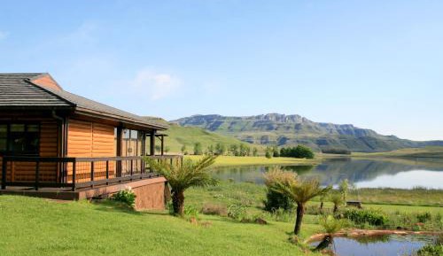 Chalet with Lake View - Bushman Chalet