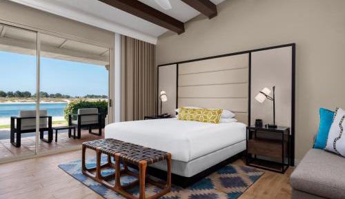 Waterview Villa King