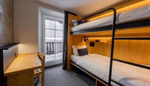 Classic Family Room with Bunk Beds